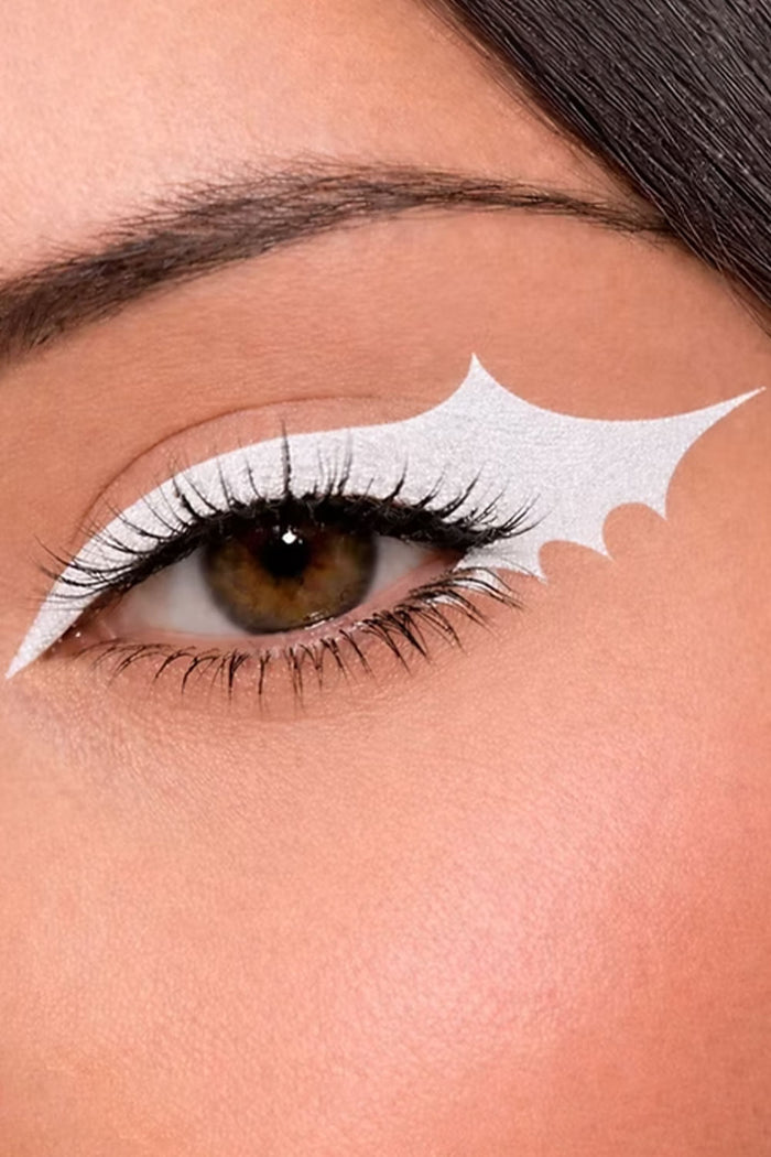 Curst Beauty Batty Liner white eyeliner