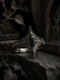 Elven V-shape 925 silver ring, finger-elongating silhouette close-up