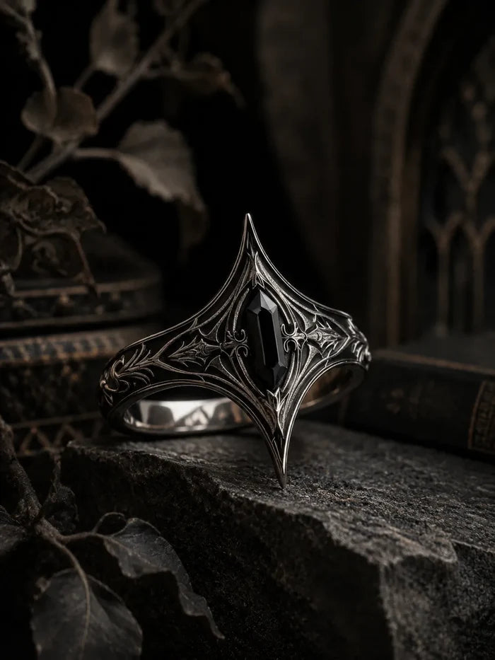 Elven V-shape 925 silver ring, finger-elongating silhouette close-up
