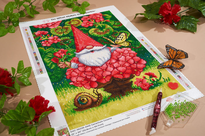 Diamond Painting Geranium Gnome 13" x 20" (32.8cm x 50.7cm) / Round with 41 Colors including 3 ABs / 21,177