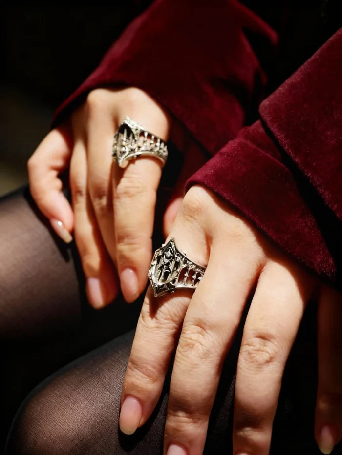 Alternative wedding band in 925 sterling silver — gothic cathedral ring with artisan chiaroscuro oxidation