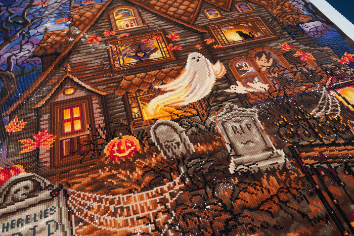 Diamond Painting Haunted House 27.6" x 36.6" (70cm x 93cm) / Square with 55 Colors including 5 ABs and 1 Fairy Dust Diamonds / 104,813