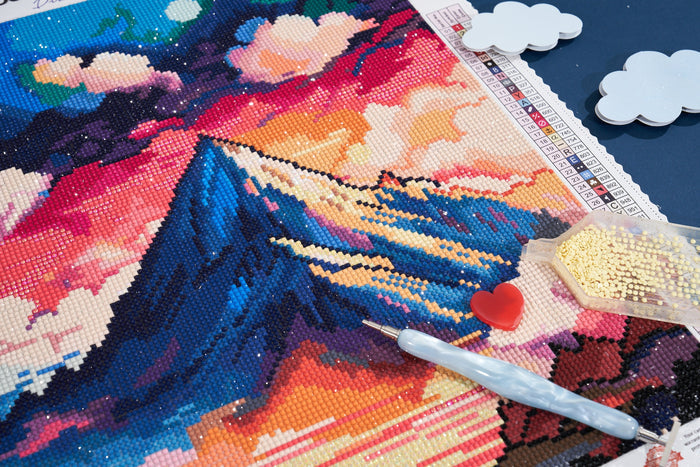 Diamond Painting Inspiration Peak 13" x 17" (32.8cm x 42.6cm) / Round with 46 Colors including 3 ABs and 1 Fairy Dust Diamonds / 17,784