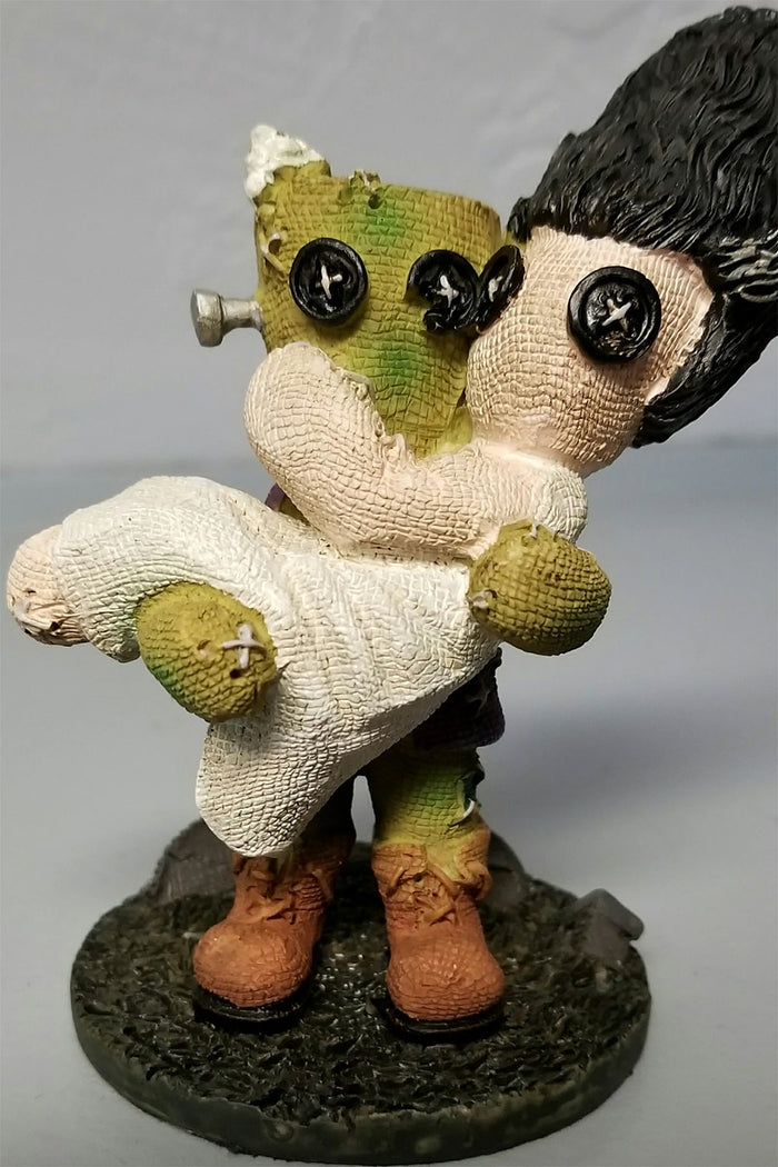 Pinheads Dead Wedding Bride & Frankenstein Statue