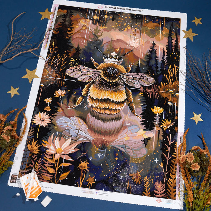 Diamond Painting Regal Honeybee 25.6" x 35.8" (65cm x 90.8cm) / Square with 43 Colors including 1 AB and 4 Fairy Dust Diamonds / 95,265