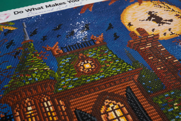 Diamond Painting Trick or Treat House 25.6" x 36.2" (65cm x 92cm) / Square with 57 Colors including 4 ABs and 1 Glow in the Dark Diamonds / 96,309