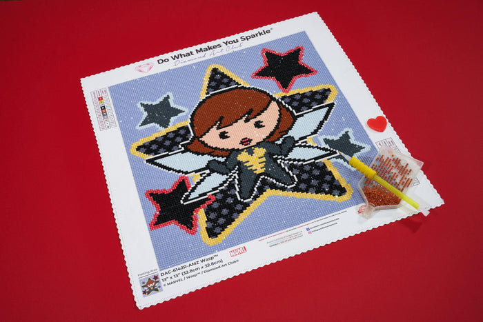 Diamond Painting Wasp™-AMZ 13" x 13" (32.8cm x 32.8cm) / Round with 10 Colors including 2 ABs and 1 Fairy Dust Diamonds / 13,689